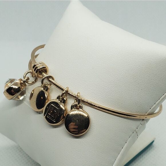 Liz Claiborne Gold Colored Bangle Bracelet - Picture 4 of 5